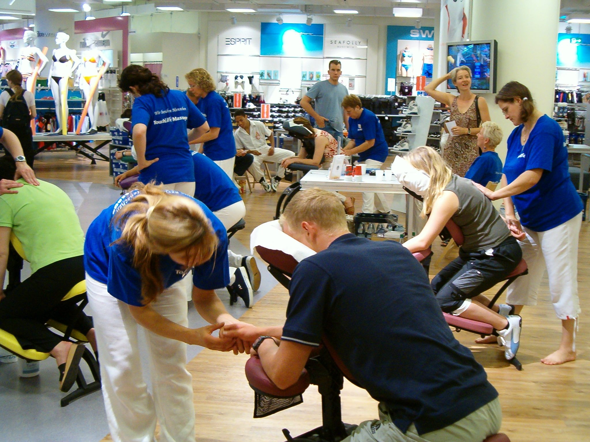 touchlife-massageausbildung-HPIM0679 Mobile Massage am Arbeitsplatz