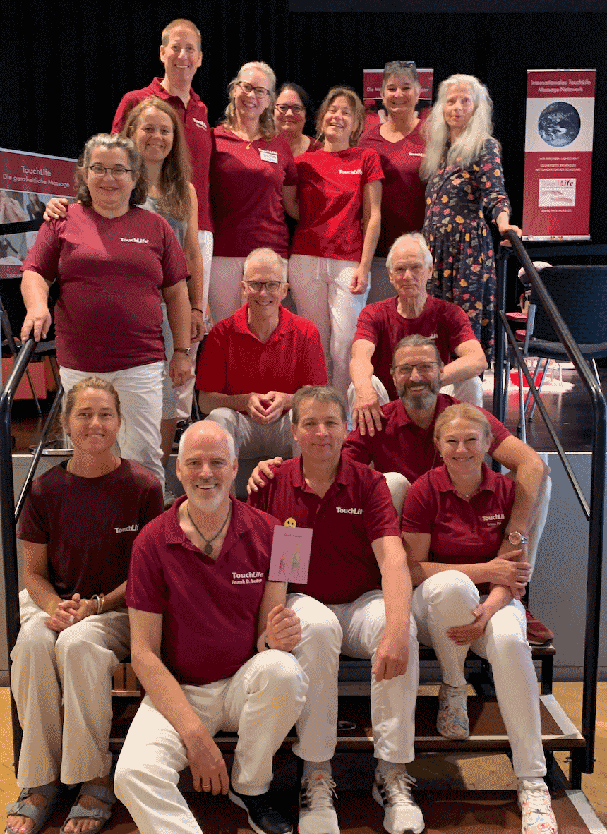 TouchLife Massageteam TouchLife PraktikerInnen massieren im Team